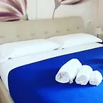 Chilling Jacuzzi Suite GuestHouse