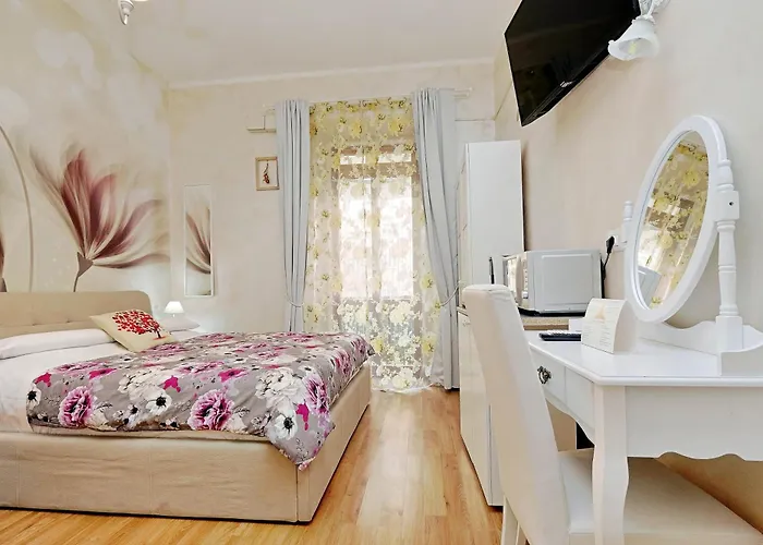 Chilling Jacuzzi Suite GuestHouse